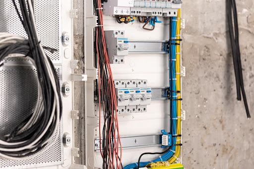 Isolação dos condutores elétricos: por que ela é tão importante?