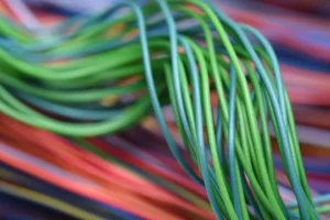 Copia de 7 erros comuns ao instalar cabos eletricos em obras industriais e como evita los 1 980x653 1