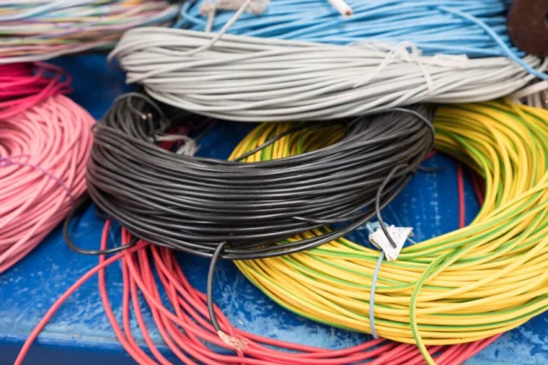 Como aumentar a margem de lucro na revenda de cabos elétricos sem perder competitividade?